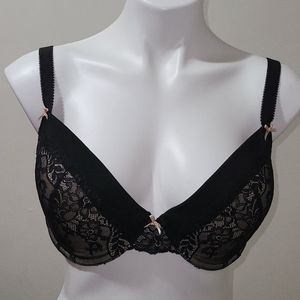 Gilligan O'Malley & intimate beige and black bras